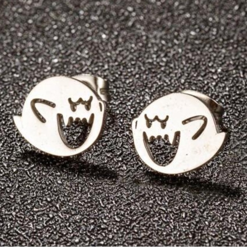 Super Mario BOO Earrings, Super Mario Ghost Earrings, Ghost Stud Earrings - Picture 3 of 3